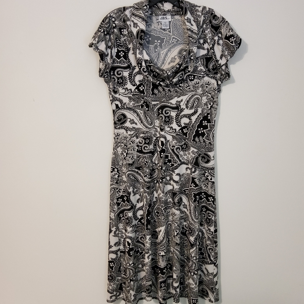 J.B.S. LTD. BLACK/WHITE PAISLEY PRINT FLARE SHIFT DRES CAP SLEEVE COWL NECK SZ 8